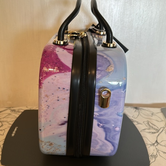 Beauty/Travel case - Picture 4 of 11